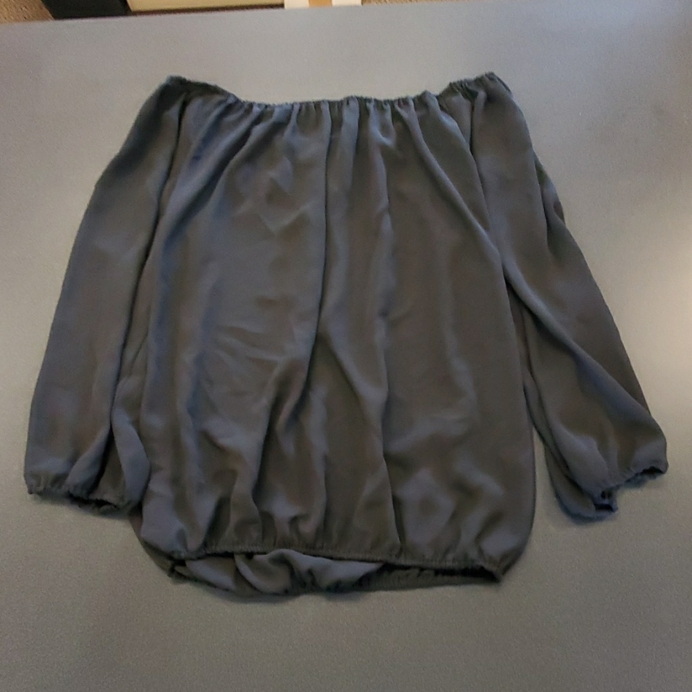 Blouse - Picture 2 of 3